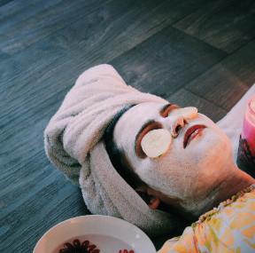 A sports massage therapist targeting muscle recovery and performance enhancement for active clients in Islamabad.