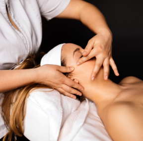 A soothing aromatherapy session with essential oils, promoting relaxation and wellness at our Islamabad massage spa.